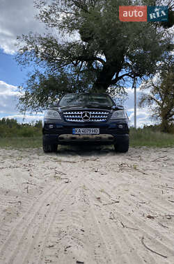 Позашляховик / Кросовер Mercedes-Benz M-Class 2008 в 