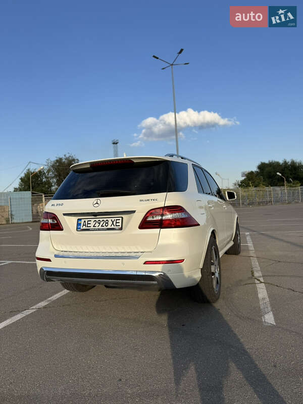 Внедорожник / Кроссовер Mercedes-Benz M-Class 2013 в Днепре