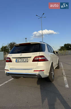 Внедорожник / Кроссовер Mercedes-Benz M-Class 2013 в 