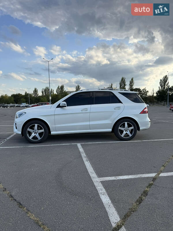 Внедорожник / Кроссовер Mercedes-Benz M-Class 2013 в Днепре