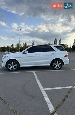 Внедорожник / Кроссовер Mercedes-Benz M-Class 2013 в 