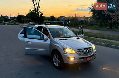 Внедорожник / Кроссовер Mercedes-Benz M-Class 2005 в 