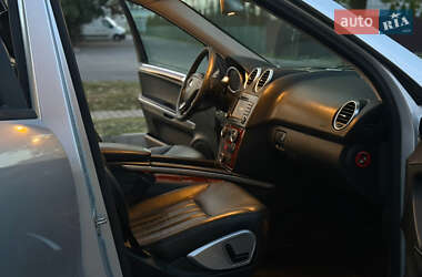 Внедорожник / Кроссовер Mercedes-Benz M-Class 2005 в 