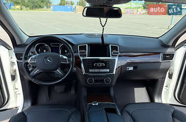 Внедорожник / Кроссовер Mercedes-Benz M-Class 2015 в 