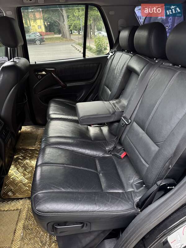 Позашляховик / Кросовер Mercedes-Benz M-Class 2003 в Чернівцях