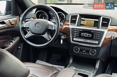 Позашляховик / Кросовер Mercedes-Benz M-Class 2012 в 