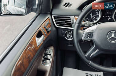 Позашляховик / Кросовер Mercedes-Benz M-Class 2012 в 
