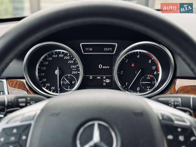 Внедорожник / Кроссовер Mercedes-Benz M-Class 2012 в Кременчуге