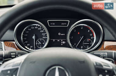 Позашляховик / Кросовер Mercedes-Benz M-Class 2012 в 