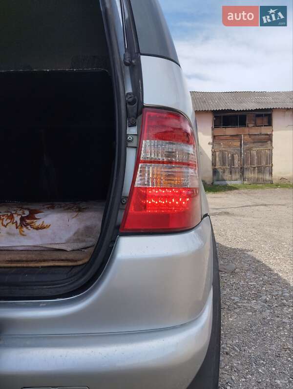 Внедорожник / Кроссовер Mercedes-Benz M-Class 2001 в Заставной