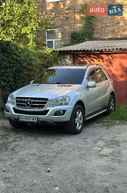 Внедорожник / Кроссовер Mercedes-Benz M-Class 2010 в 