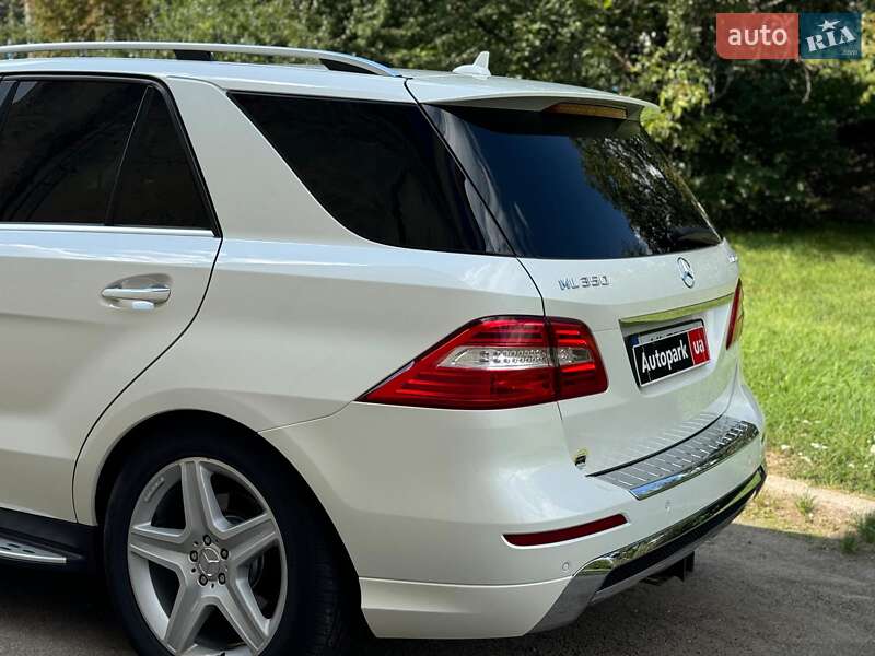 Внедорожник / Кроссовер Mercedes-Benz M-Class 2013 в Виннице