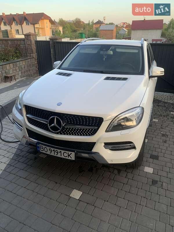 Внедорожник / Кроссовер Mercedes-Benz M-Class 2014 в 