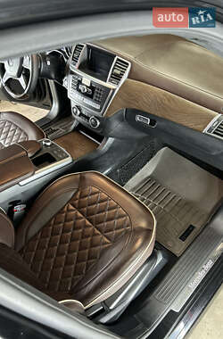 Позашляховик / Кросовер Mercedes-Benz M-Class 2014 в 