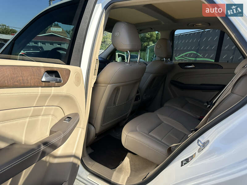 Позашляховик / Кросовер Mercedes-Benz M-Class 2015 в Києві