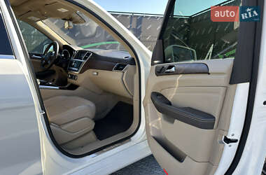Внедорожник / Кроссовер Mercedes-Benz M-Class 2015 в 