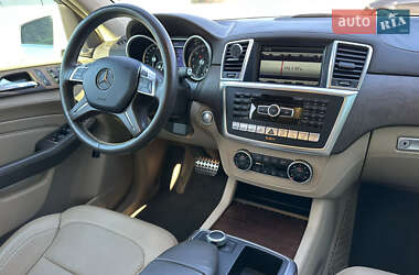 Внедорожник / Кроссовер Mercedes-Benz M-Class 2015 в 