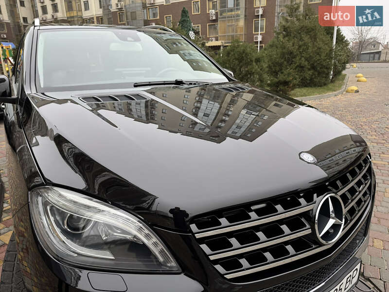 Внедорожник / Кроссовер Mercedes-Benz M-Class 2013 в Одессе