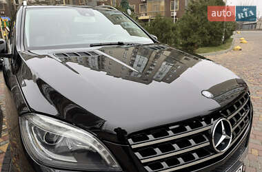 Внедорожник / Кроссовер Mercedes-Benz M-Class 2013 в 