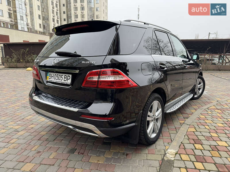 Внедорожник / Кроссовер Mercedes-Benz M-Class 2013 в Одессе