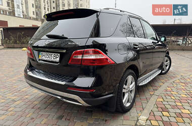 Внедорожник / Кроссовер Mercedes-Benz M-Class 2013 в 