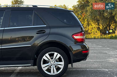 Внедорожник / Кроссовер Mercedes-Benz M-Class 2010 в 