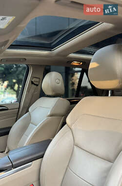 Внедорожник / Кроссовер Mercedes-Benz M-Class 2014 в 
