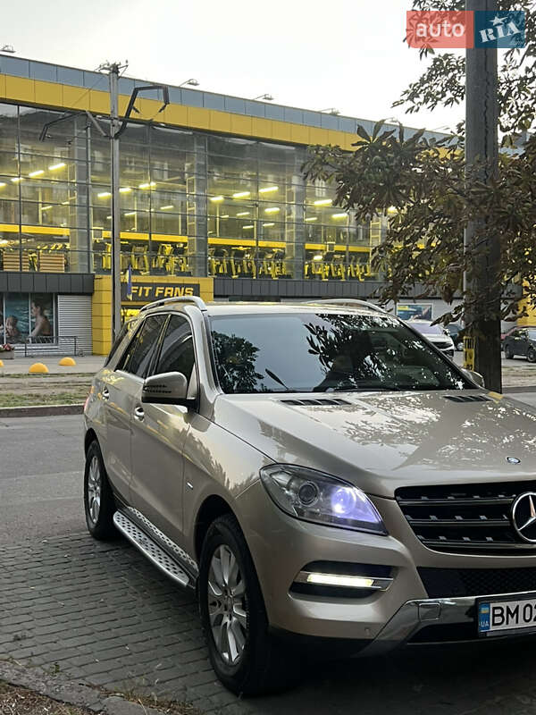 Внедорожник / Кроссовер Mercedes-Benz M-Class 2011 в Запорожье