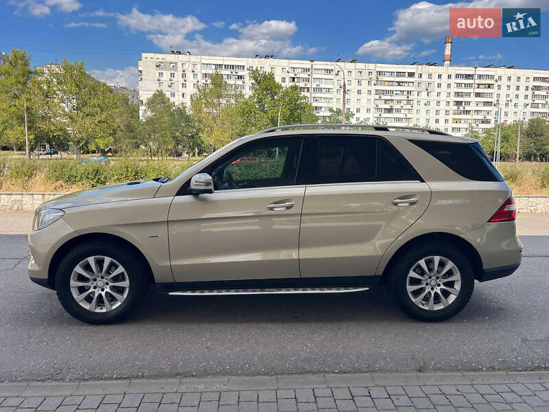 Внедорожник / Кроссовер Mercedes-Benz M-Class 2011 в Запорожье