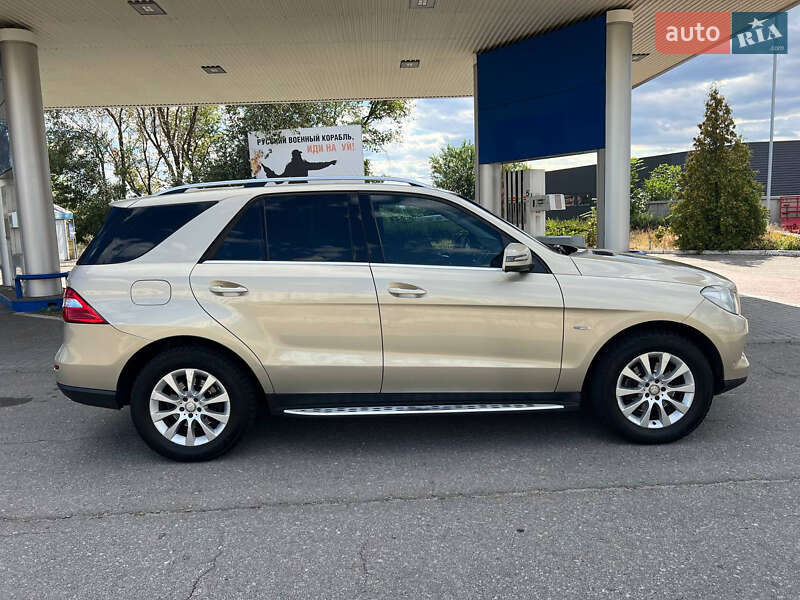 Внедорожник / Кроссовер Mercedes-Benz M-Class 2011 в Запорожье