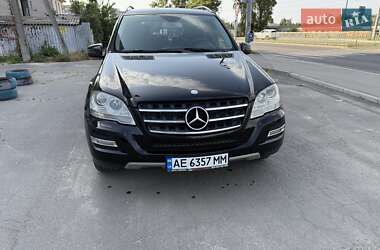 Внедорожник / Кроссовер Mercedes-Benz M-Class 2011 в 