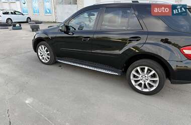 Внедорожник / Кроссовер Mercedes-Benz M-Class 2011 в 