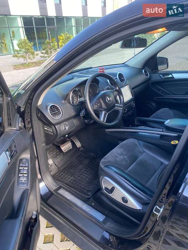 Позашляховик / Кросовер Mercedes-Benz M-Class 2010 в Хмельницькому