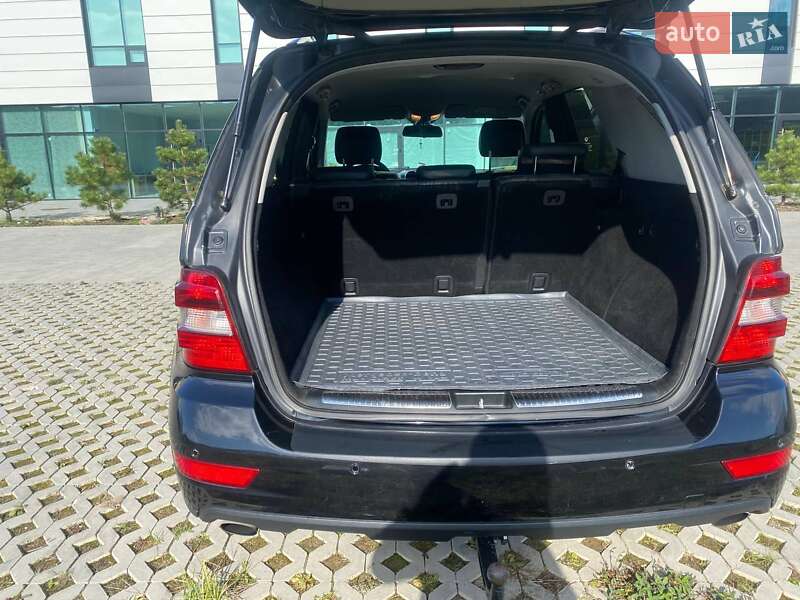 Позашляховик / Кросовер Mercedes-Benz M-Class 2010 в Хмельницькому
