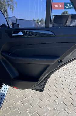 Внедорожник / Кроссовер Mercedes-Benz M-Class 2015 в 