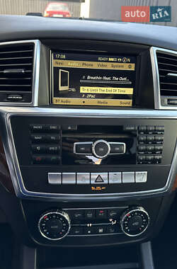 Внедорожник / Кроссовер Mercedes-Benz M-Class 2011 в 