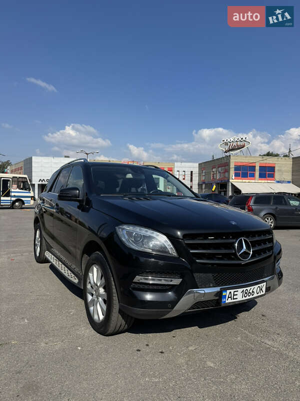 Позашляховик / Кросовер Mercedes-Benz M-Class 2015 в 