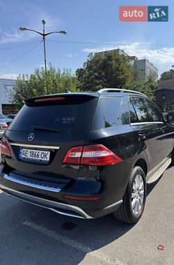 Позашляховик / Кросовер Mercedes-Benz M-Class 2015 в 