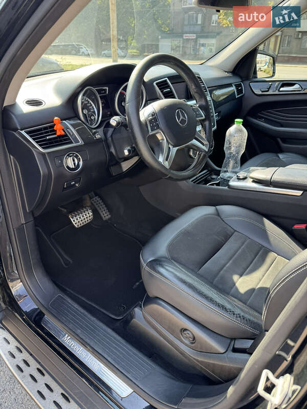 Внедорожник / Кроссовер Mercedes-Benz M-Class 2015 в Днепре