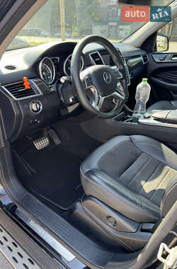Позашляховик / Кросовер Mercedes-Benz M-Class 2015 в 