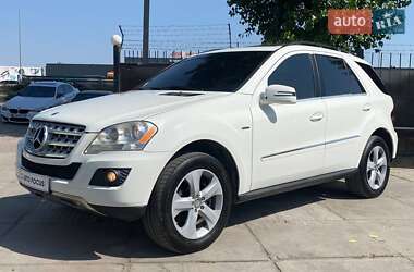 Внедорожник / Кроссовер Mercedes-Benz M-Class 2011 в 
