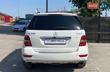 Внедорожник / Кроссовер Mercedes-Benz M-Class 2011 в 