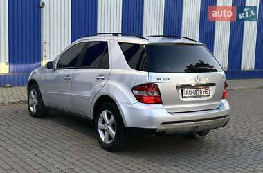Внедорожник / Кроссовер Mercedes-Benz M-Class 2005 в 