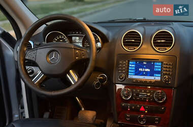Внедорожник / Кроссовер Mercedes-Benz M-Class 2005 в 