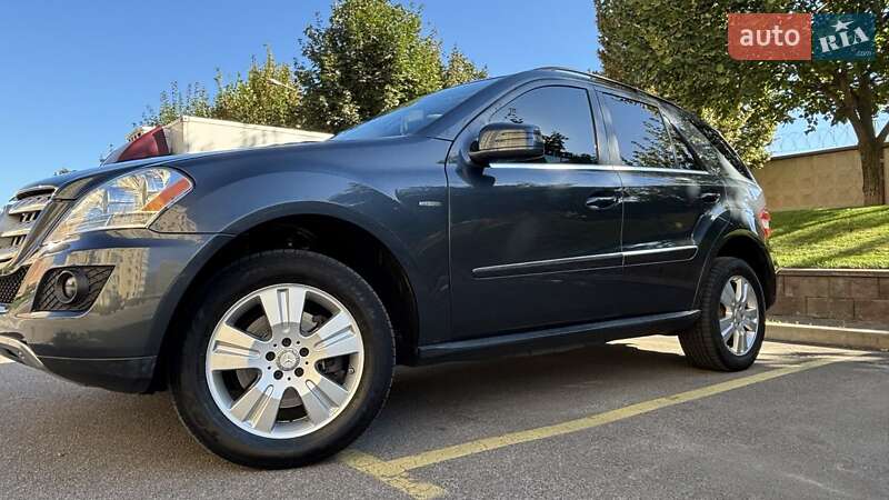 Внедорожник / Кроссовер Mercedes-Benz M-Class 2011 в Киеве
