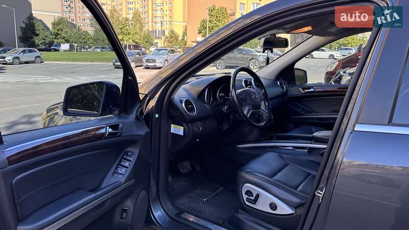 Внедорожник / Кроссовер Mercedes-Benz M-Class 2011 в Киеве