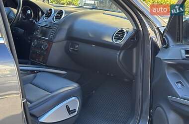 Позашляховик / Кросовер Mercedes-Benz M-Class 2011 в 