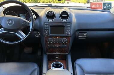 Позашляховик / Кросовер Mercedes-Benz M-Class 2011 в 