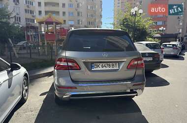Внедорожник / Кроссовер Mercedes-Benz M-Class 2012 в 