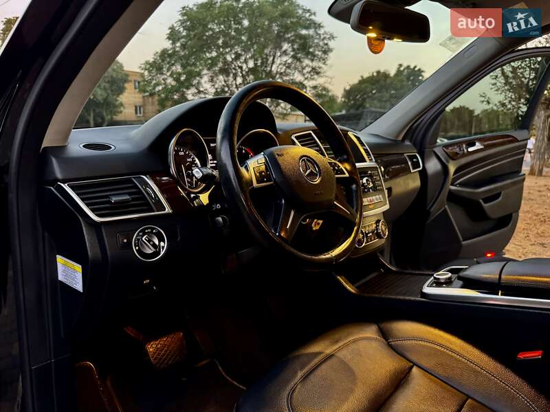 Внедорожник / Кроссовер Mercedes-Benz M-Class 2012 в Одессе